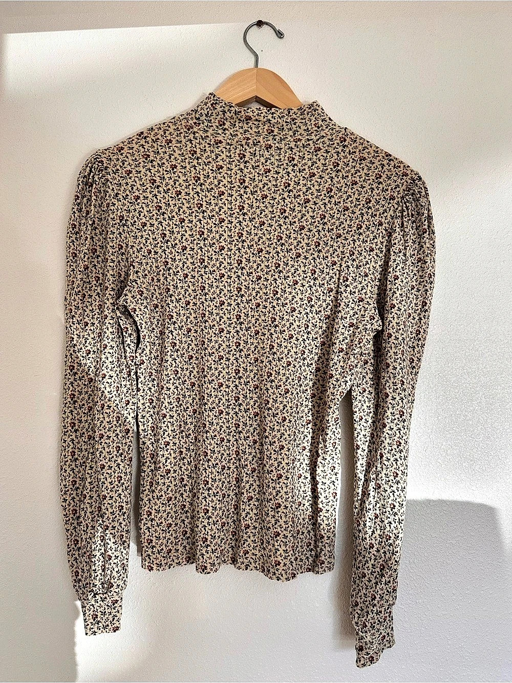 Dôen Floral Organic Cotton Long Sleeve Top in Cream